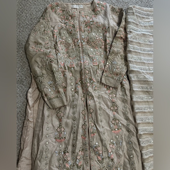 Faiza Saqlain - Arsh - Pakistani 3 piece outfit - Picture 8 of 10